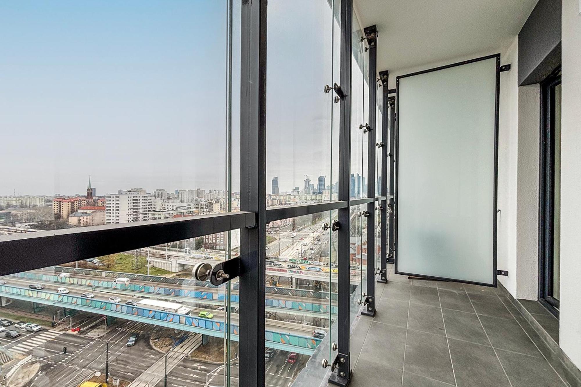Rentplanet - Apartamenty Kasprzaka Varşovia Exterior foto