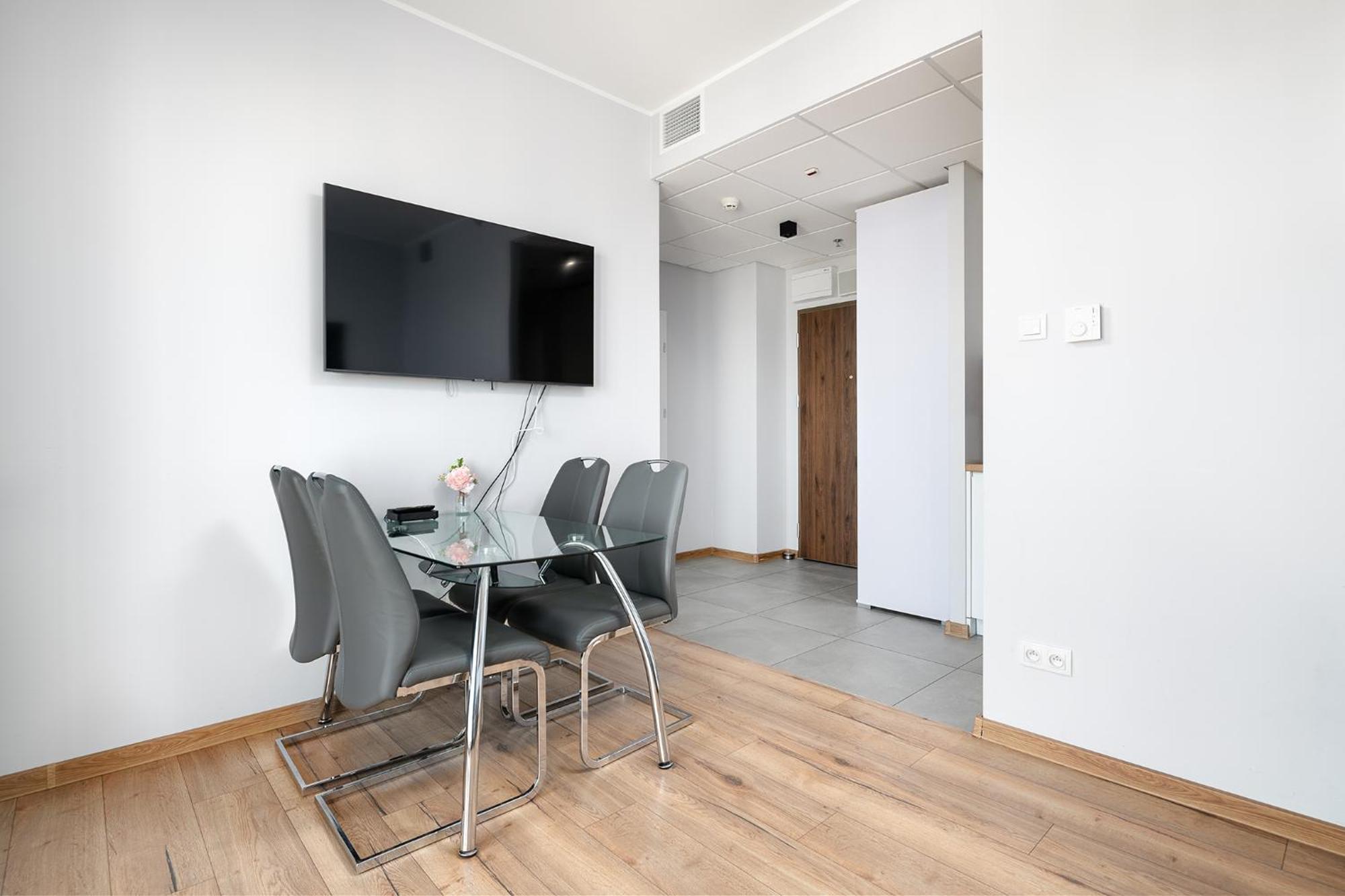 Rentplanet - Apartamenty Kasprzaka Varşovia Exterior foto