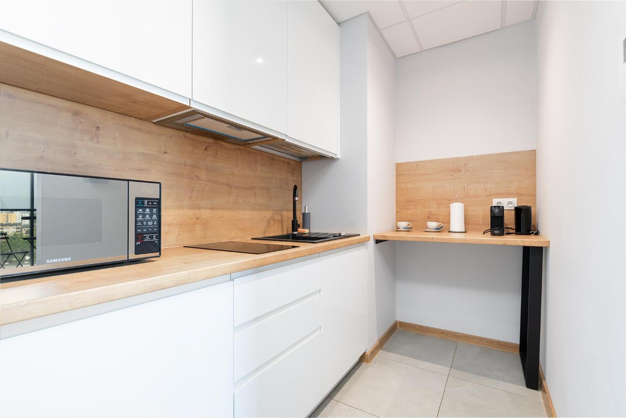Rentplanet - Apartamenty Kasprzaka Varşovia Exterior foto