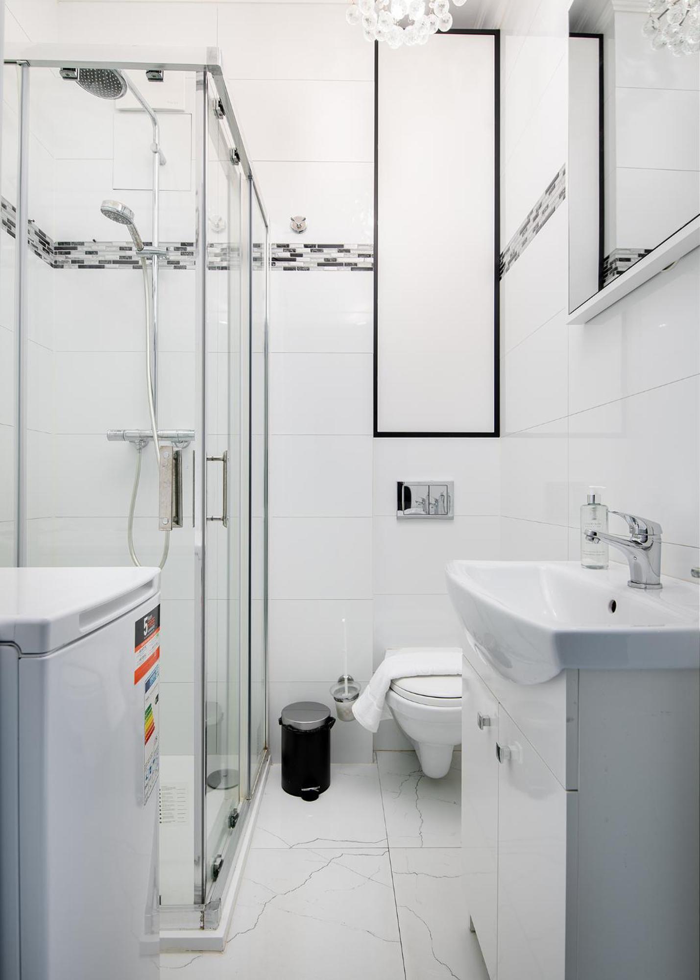 Rentplanet - Apartamenty Kasprzaka Varşovia Exterior foto