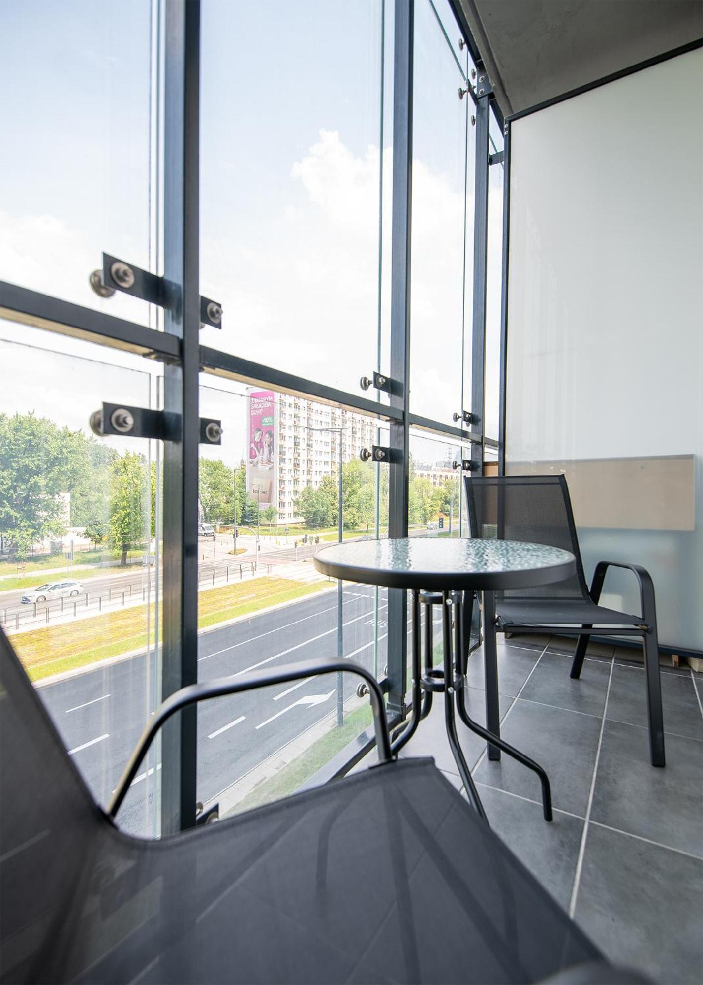 Rentplanet - Apartamenty Kasprzaka Varşovia Exterior foto
